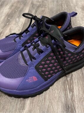 Women’s The North Face Trail Hiking Shoes Size  7 B Mountain EUC